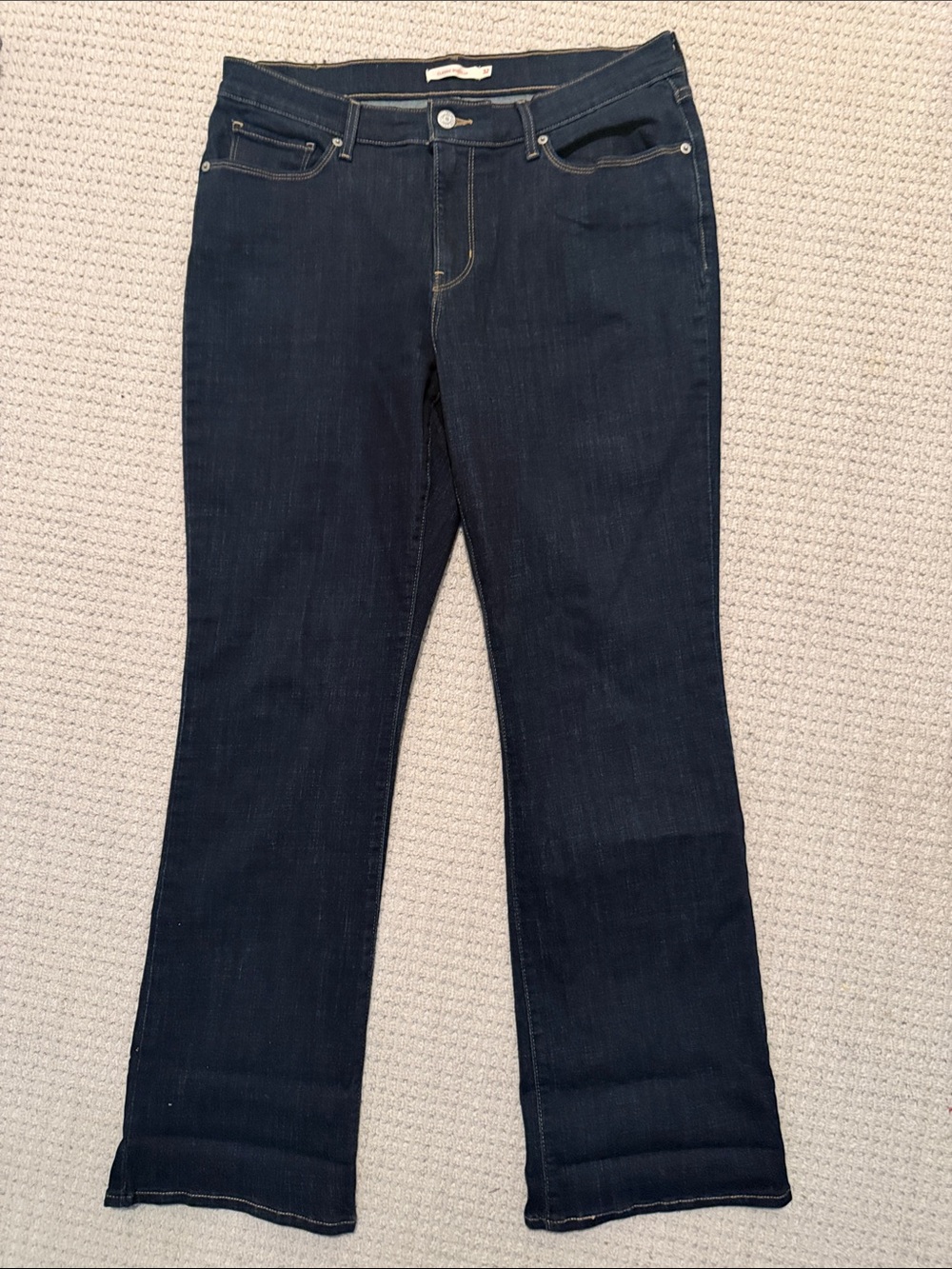 Levi’s dark wash size 32 classic bootcut